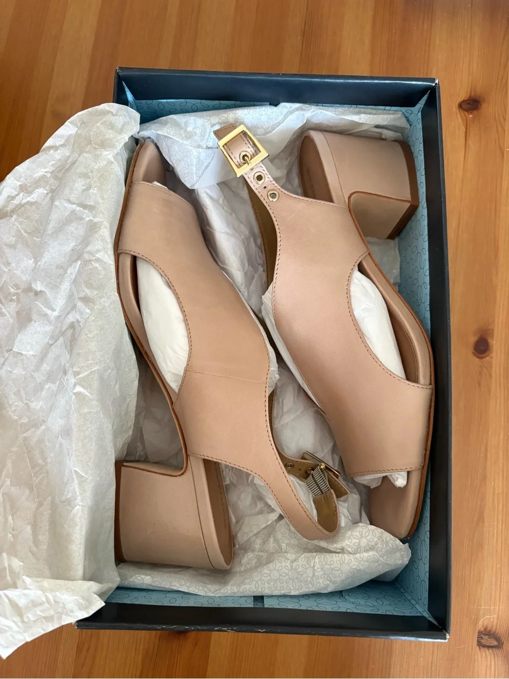 Bernardo Bedford Sandals Size 10 Blush Antique Calf Block Heel Slingback NWT